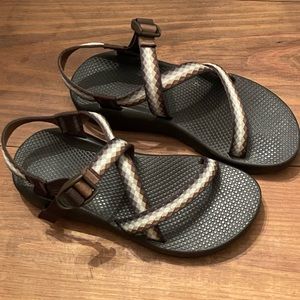 Women’s chacos 10